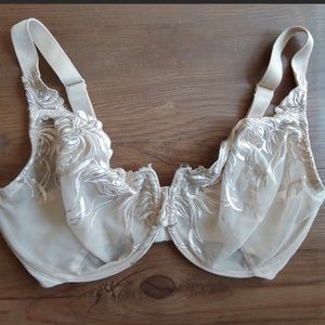 Wacoal nude lace bra